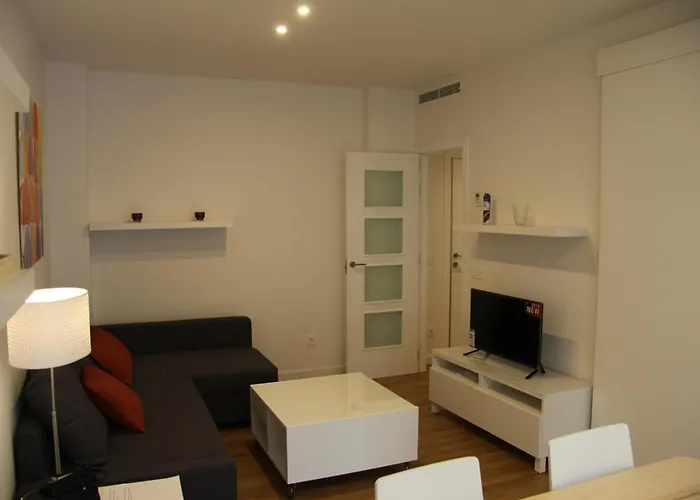 Apartamentos Hiedra y Tapinería Mercado Central